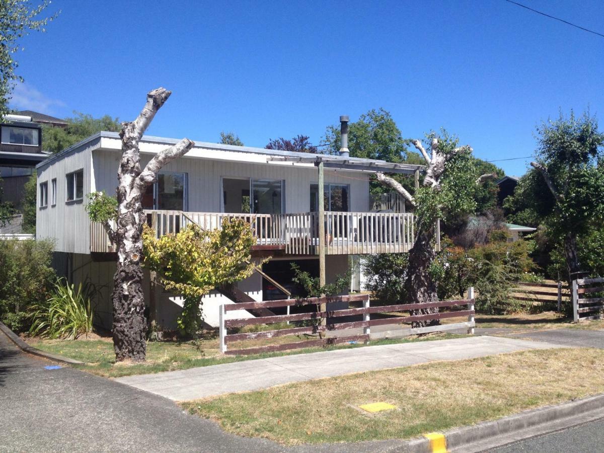 The Retro Bach Taupo Hotel Exterior photo